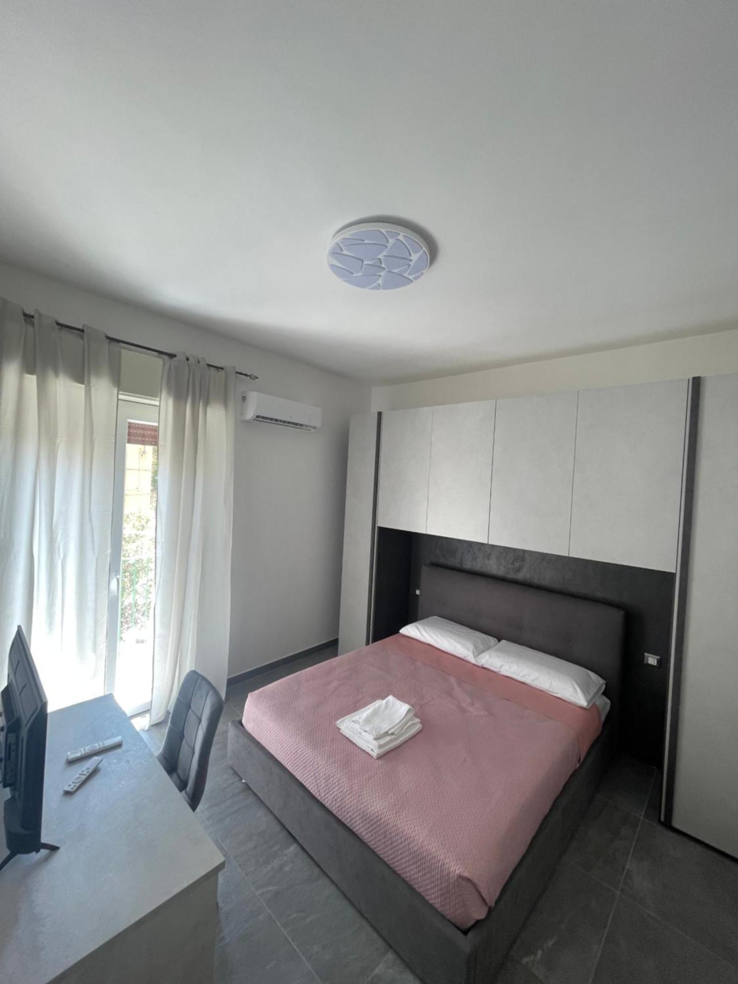 Leos Rooms Caltanissetta Luaran gambar